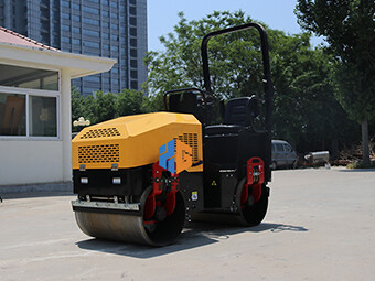 小型壓路機都有哪些特點呢？
