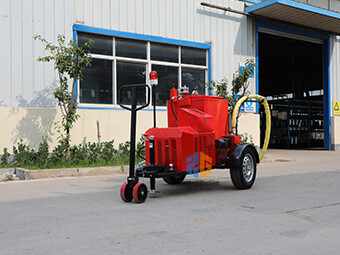 馬路瀝青灌縫機(jī)廠家有話說(shuō)，選對(duì)設(shè)備不迷茫！