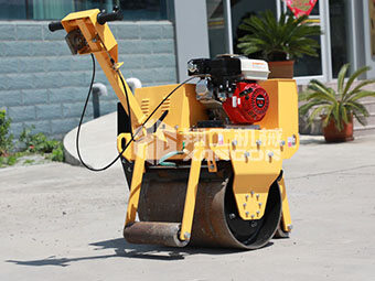 為什么別人家小型壓路機(jī)長(zhǎng)壽？秘訣在這里！