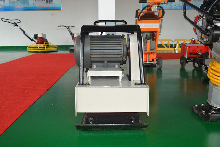 平板夯對(duì)于泥土壓實(shí)作用很大，沒人反駁吧？