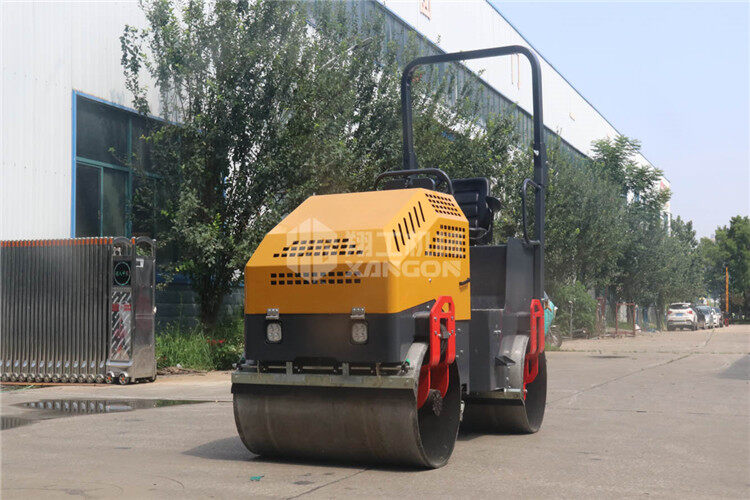 小型壓路機輪胎如何防老化？保養(yǎng)比什么都重要